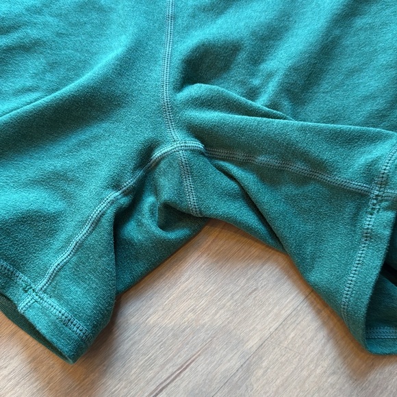 VUORI Halo Vintage Shorts Dreamknit High Rise Cactus Green - Picture 6 of 9